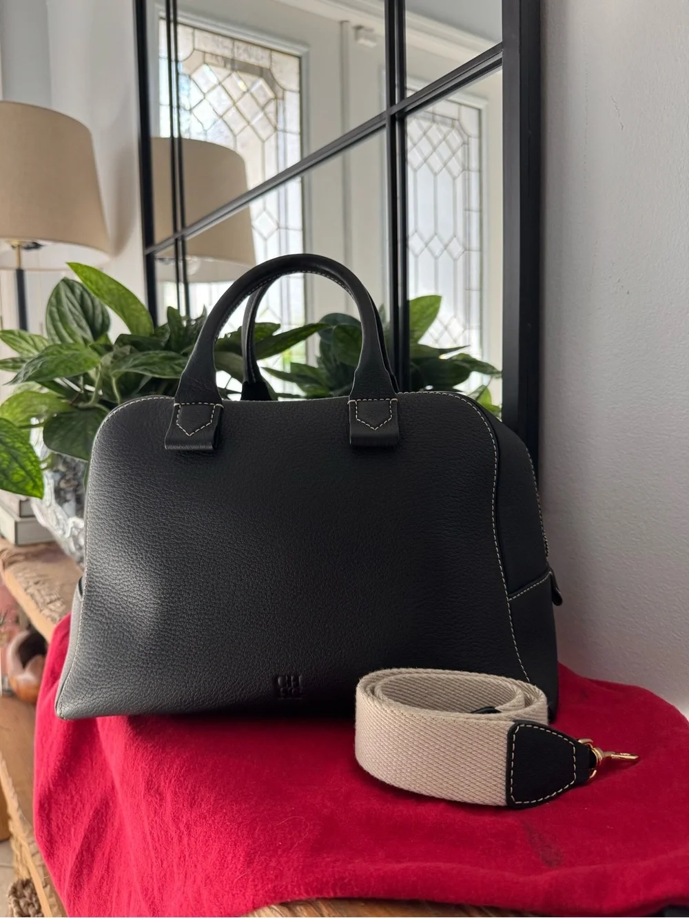 CAROLINA HERRERA / Blasón s medium handbag (authentic)